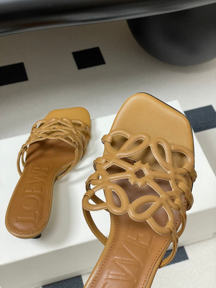 Loewe Hollow-Out Woven Kitten Heel Mules – 25SS Collection in Black