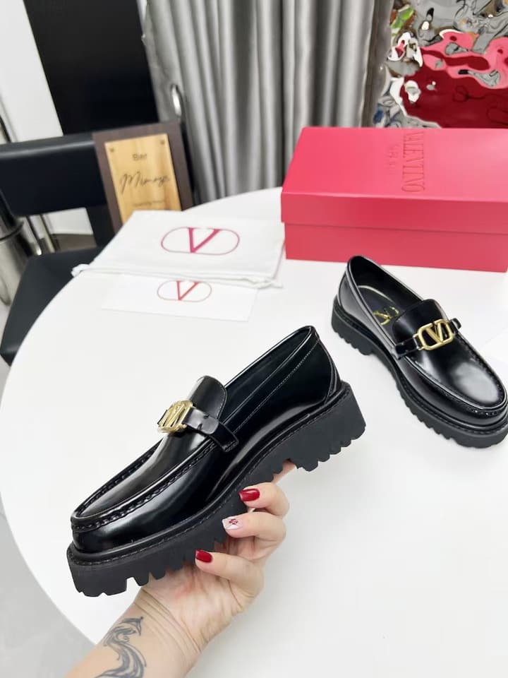 Valentino Logo Buckle Polished Leather Loafers – 2024 in Classic Black
