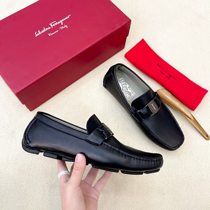 Ferragamo Men's Driving Loafers in Black Grained Gancini