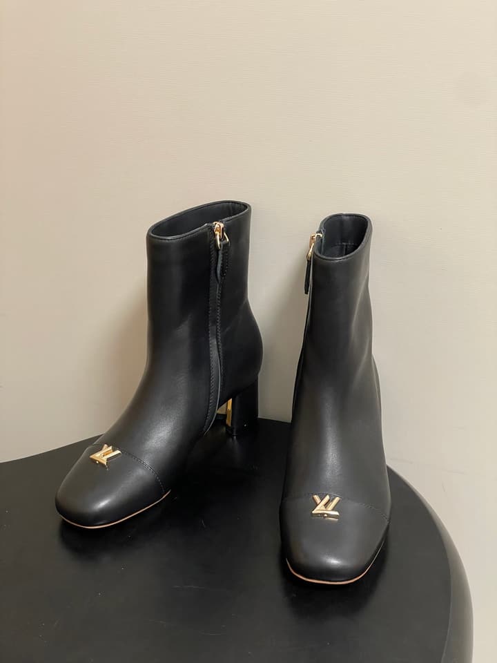 Louis Vuitton LV Swing Metal Heel Ankle Boots – 25SS Autumn/Winter Collection in Black