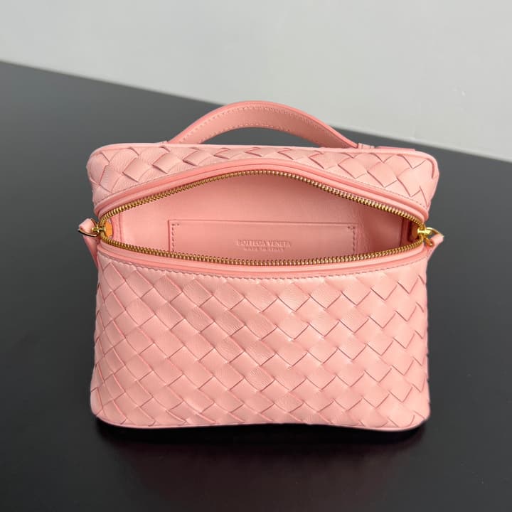 Bottega Veneta Soft Vanity Chain Vanity Case in Black