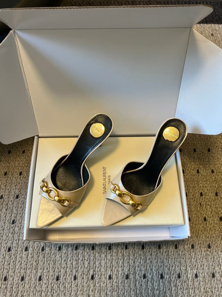 Saint Laurent Chain Pointed-Toe Heeled Mules – 26SS in Beige