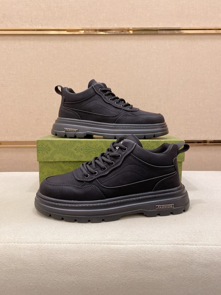 Gucci Premium Italian Leather Loafers in All Black