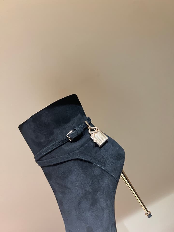 Tom Ford Luxury Metal Heel Ankle Boots in Black Leather