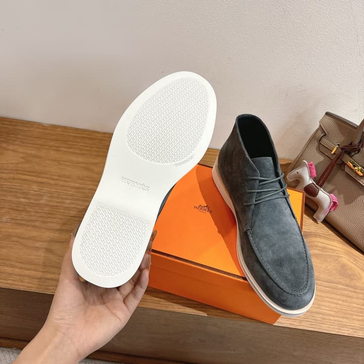 Hermès Classic Couple's Sandals – SS25 New Arrival in Black Suede