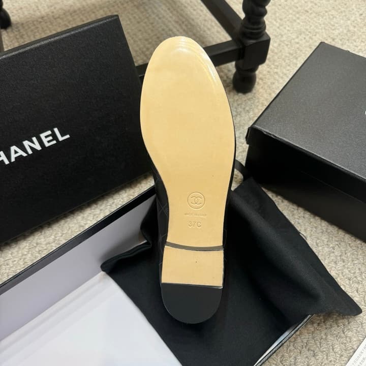 Chanel Classic Round-Toe Ballet Flats – Spring/Summer Collection – 25SS in Burgundy