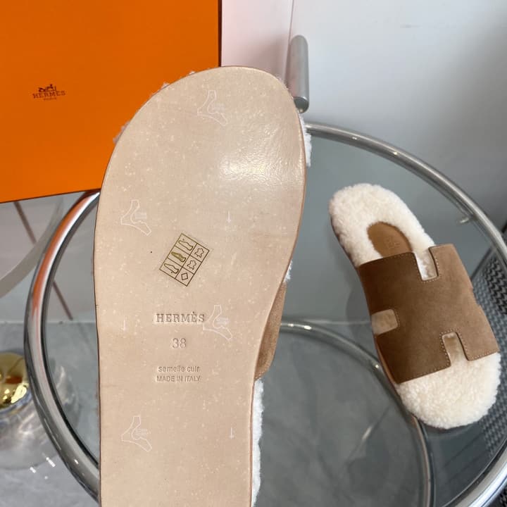 Hermès Izmir Classic H Wool Slippers in Black