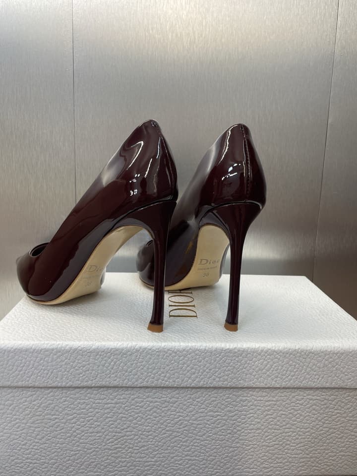 Dior CD Logo Pointed Toe Pumps – 2025 Spring/Summer Haute Couture Collection in Shiny Black Flat