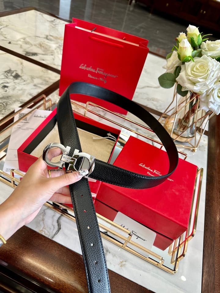 Ferragamo Leather Belt in Black Patent H-buckle