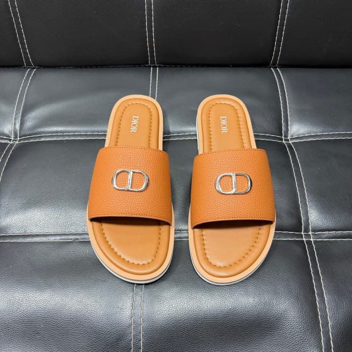 Dior Men's Pebbled Leather and Suede Slides – Spring/Summer Collection 2025 in Black Pebbled Leather Cross Strap