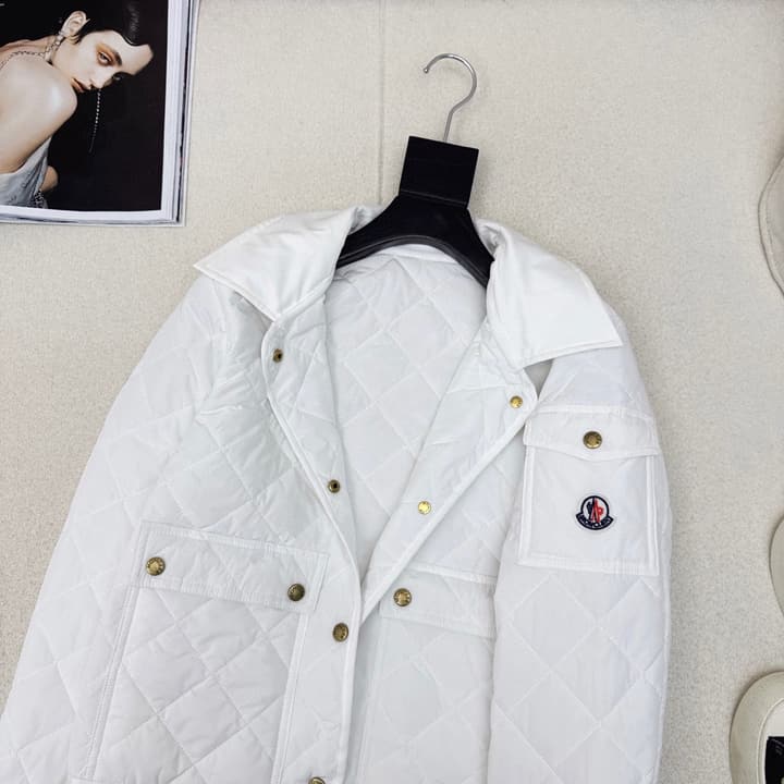 Moncler Diamond Quilted Padded Short Jacket in Black