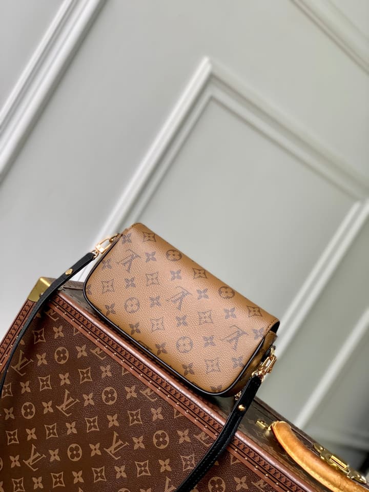 Louis Vuitton Wallet On Chain Ivy Monogram Reverse