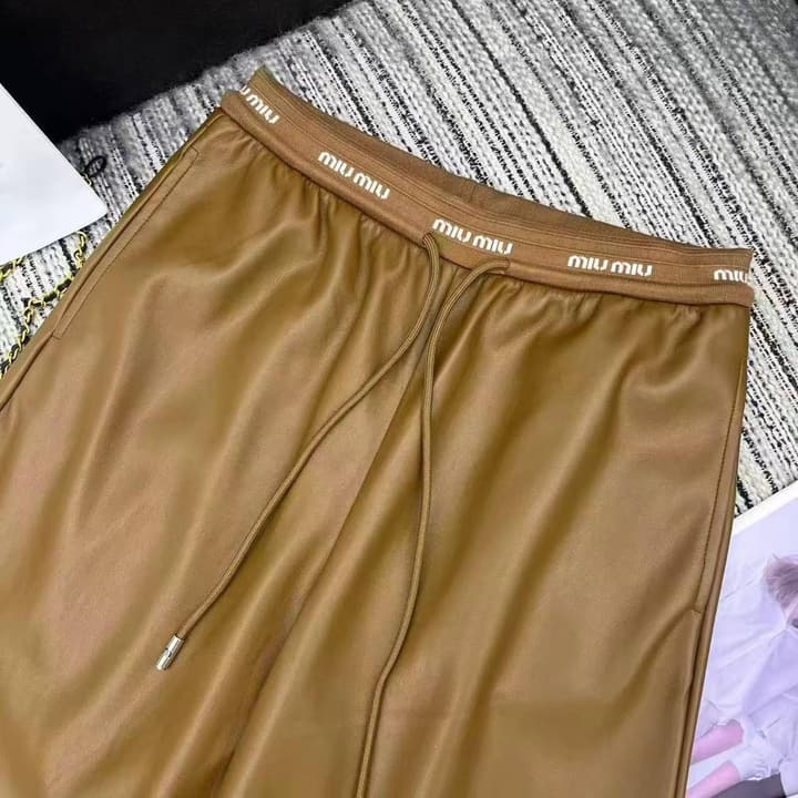 Miu Miu Letter Elastic Waist Straight Leather Pants in Black