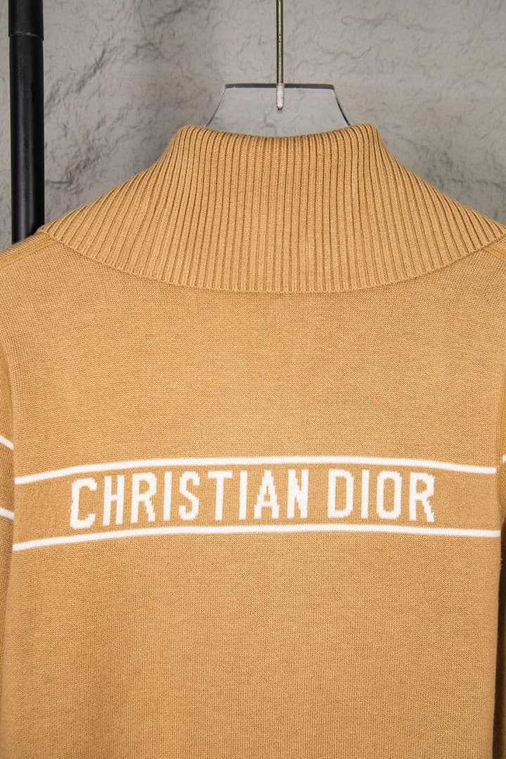 Dior Classic Oblique Reversible Cashmere Sweater – 25FW in Camel Oblique Pattern