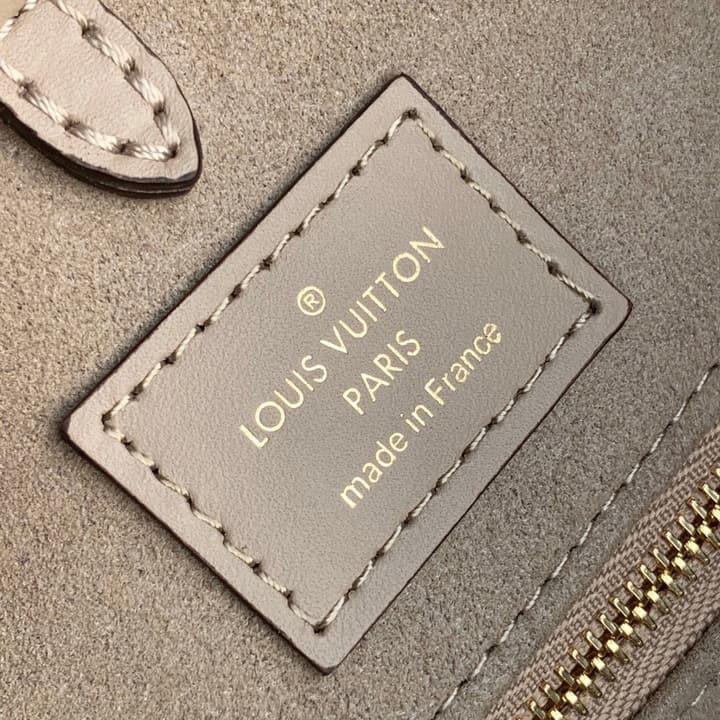 Louis Vuitton ONTHEGO Medium Monogram Tote Bag in Black Monogram With Red Interior
