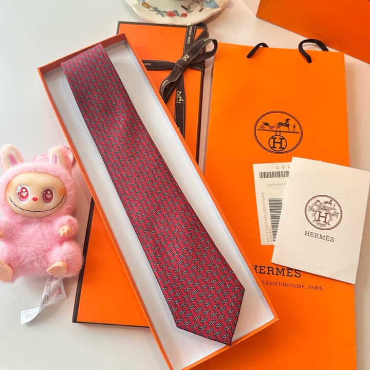Hermès Men's Silk Tie Series in Dark