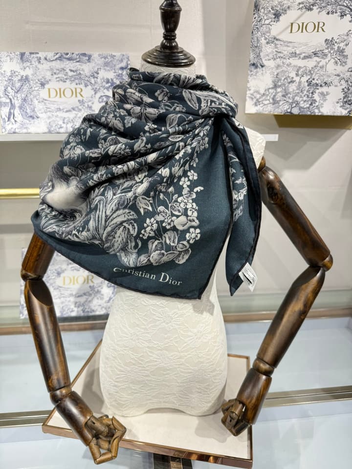 Dior Cashmere Silk Square Scarf – 2025 Collection in Cream Multi-floral