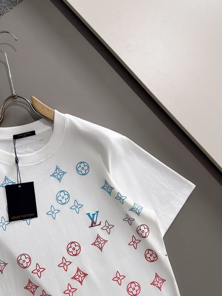 Louis Vuitton Gradient Flocked Clover Logo T-Shirt – 2025SS in Black