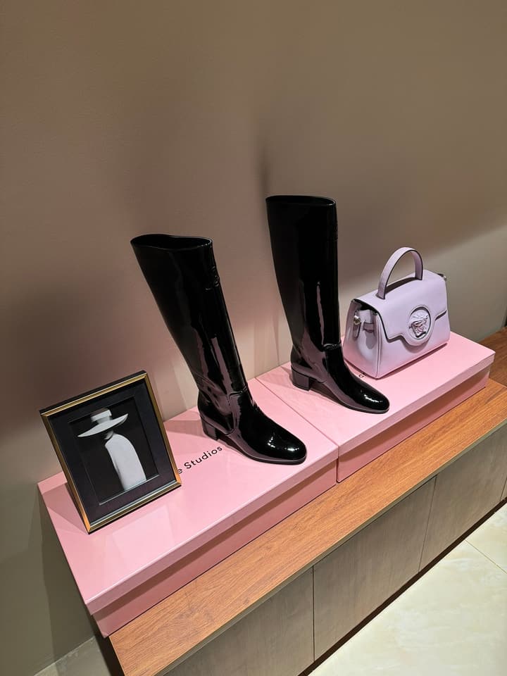 Celine Retro Chunky Heel Knee-High Boots – 24SS Autumn/Winter Collection in Lustrous Black