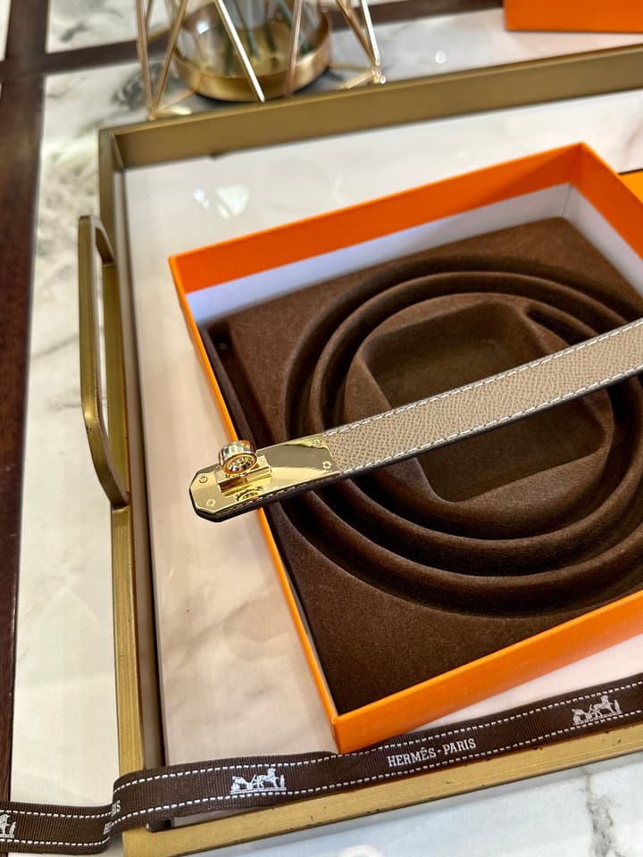 Hermès Slim Leather Belt – 2.0cm in Black With Silver Buckle
