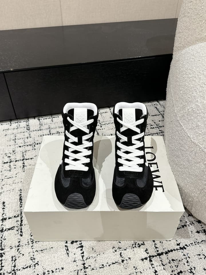 Loewe Flow Runner 2.0 Runway Sneakers – 25SS in All White With Gum Sole