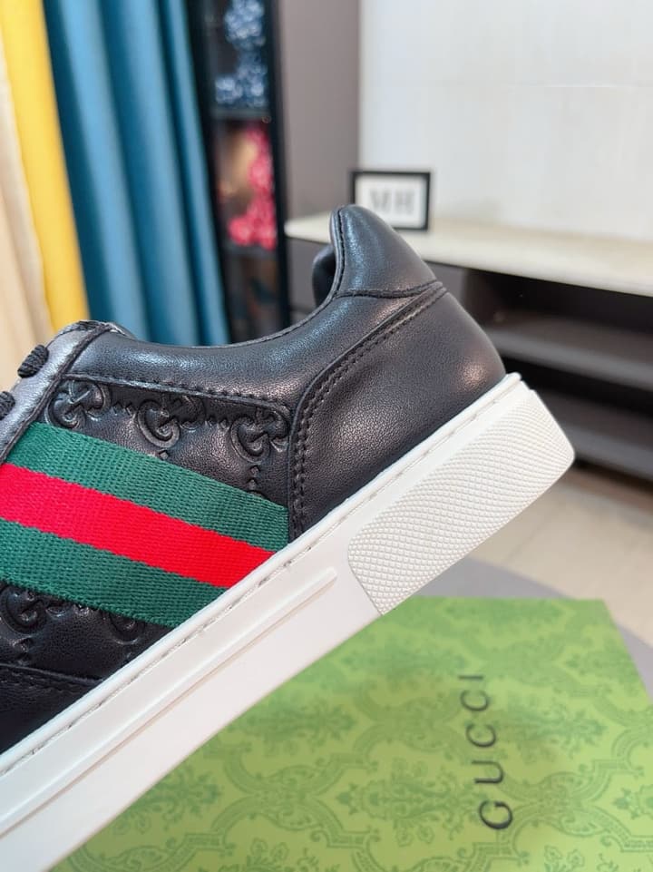 Gucci New Season Casual Fashion Sneakers in Black With Web Stripe
