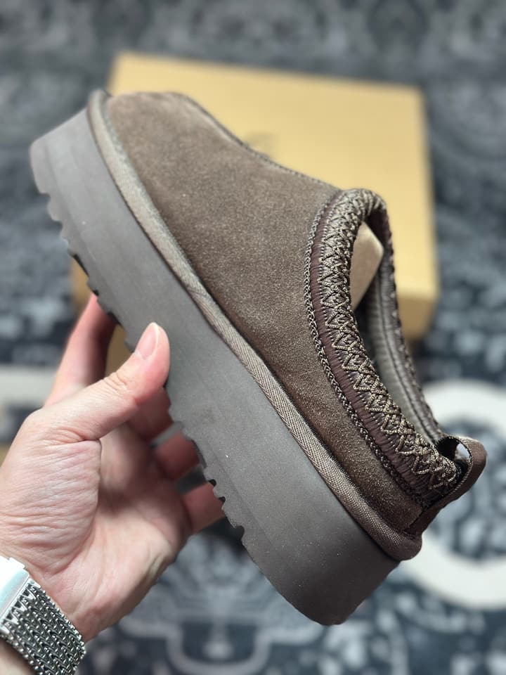 UGG Tazz Winter Platform Snow Boots in Taupe Suede Platform Slipper