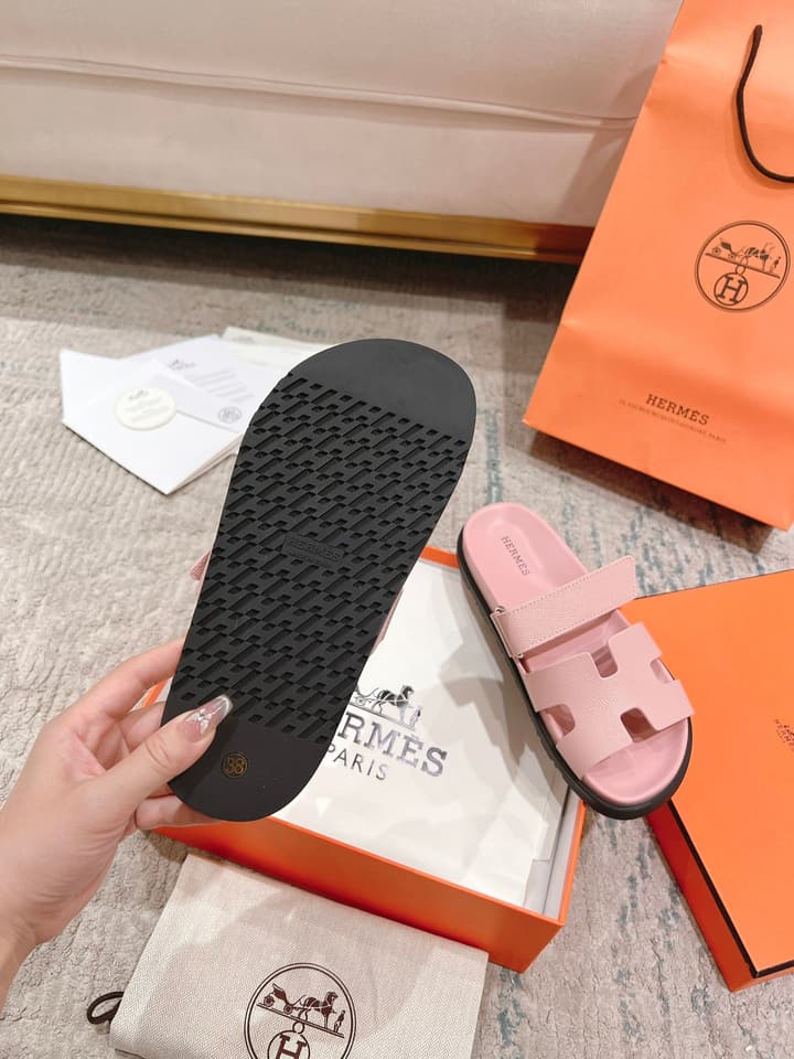 Hermès Chypre Leather Unisex Slides – 2023SS in Blush Pink