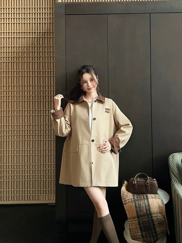 Miu Miu Collar Patchwork Trench Coat – 25SS in Creamy Beige