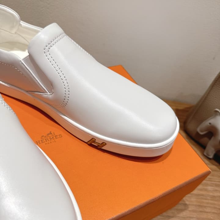 Hermès Classic Lightweight Couple's Slides – SS25 in Black Leather