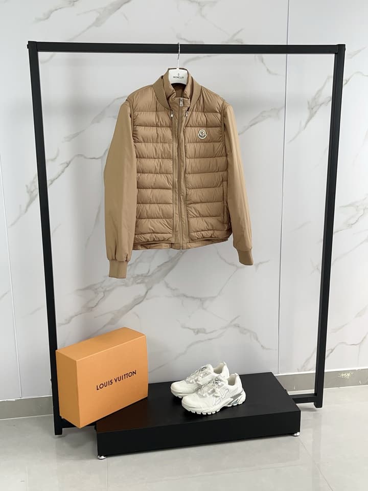 Moncler 2025 Designer Puffer Jacket – 2025 Collection in Black Quilted Jacket