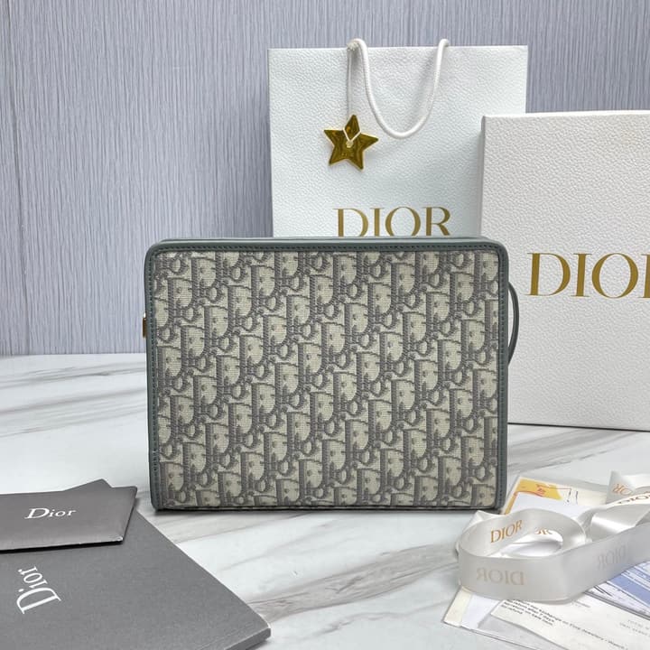 Dior 30 Montaigne Oblique Jacquard Clutch Bag in Beige Oblique