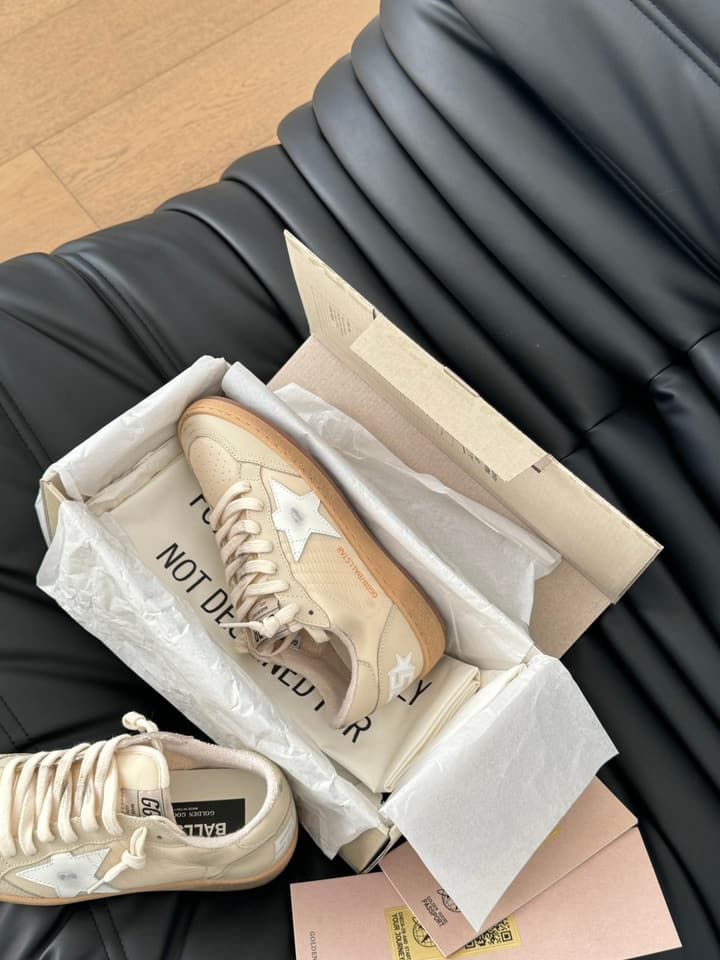 Golden Goose Graffiti Distressed Sneakers – 2024 Collection in Off-white Grey