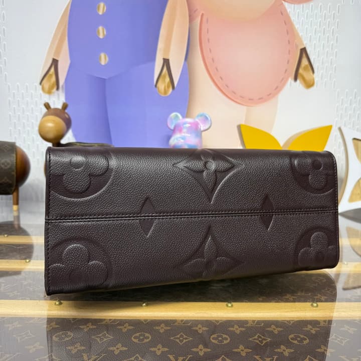 Louis Vuitton Onthego Medium Tote Bag – 2021 Spring in Dark Chocolate Brown