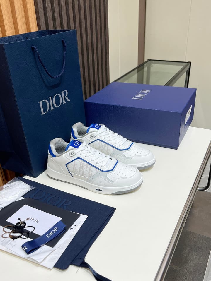 Dior B27 Unisex Sneakers – 2025 Collection in Beige With Dark Green Accents