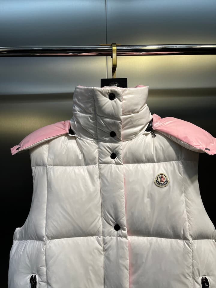 Moncler Parana Color-Block Hooded Down Jacket – New Collection