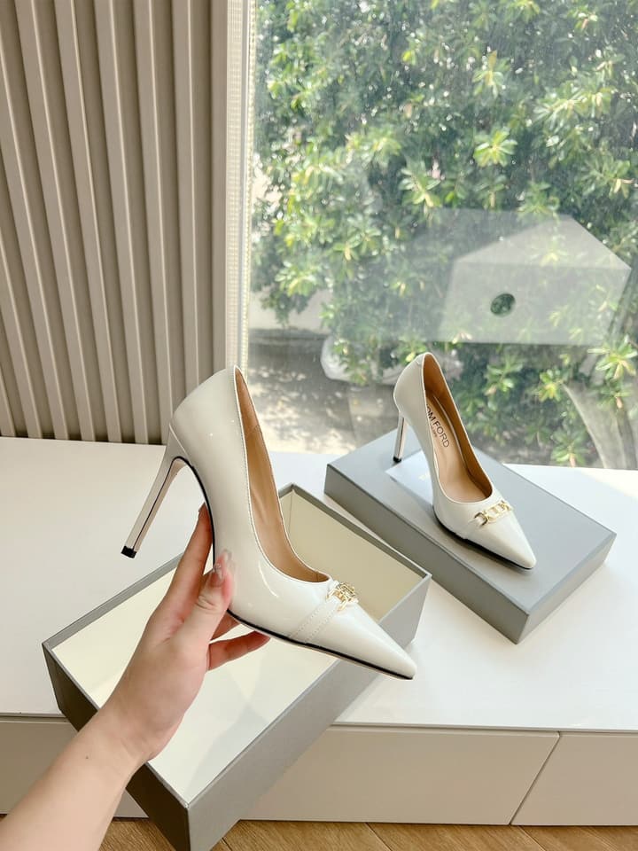 Tom Ford Sparkle Patent Leather Pumps – FW24 Collection in Black