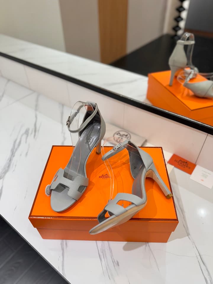 Hermès Classic H Palm Grain Heeled Sandals – 9cm in Black