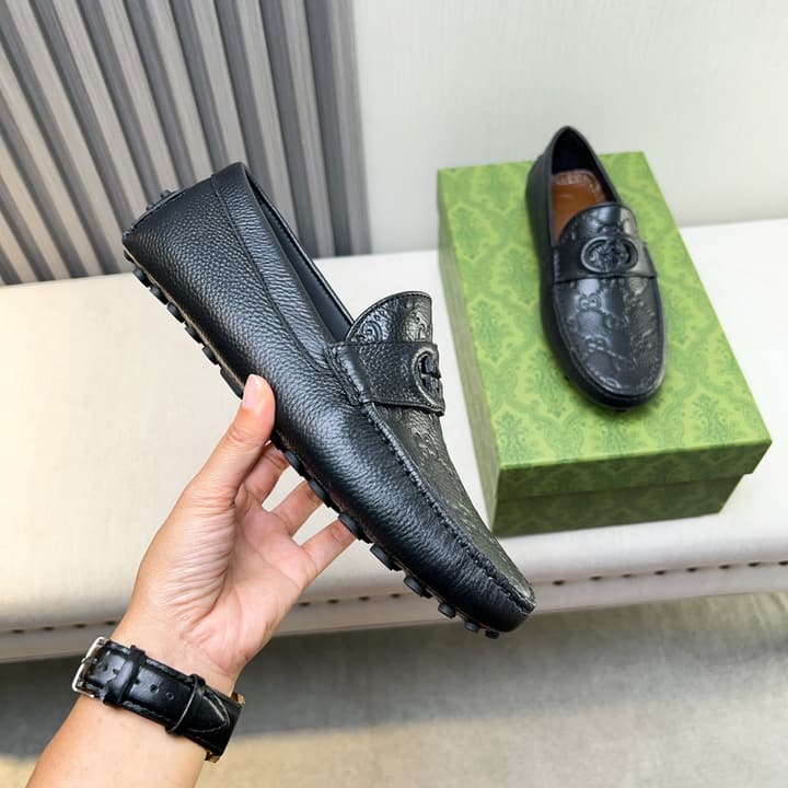 Gucci Premium Leather Loafers in Black Embossed Leather