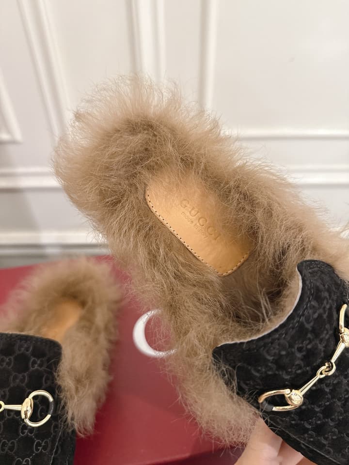 Gucci Tuscan Wool Loafers – Autumn/Winter Must-Have in Beige Gg Monogram With Tan Fur