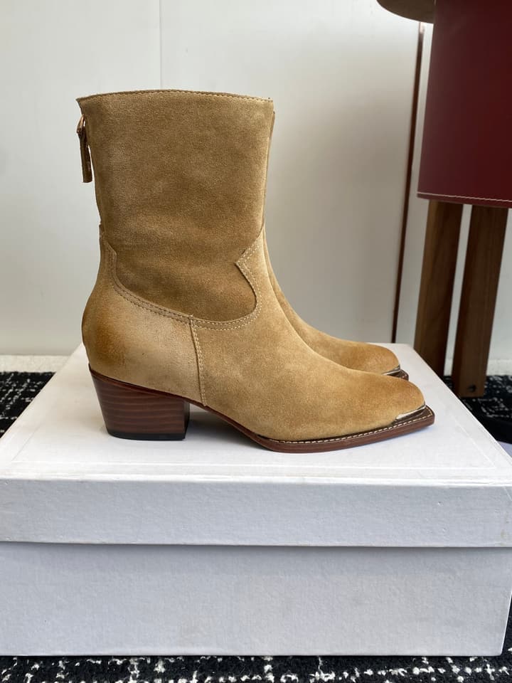 Celine Retro Chunky Chelsea Ankle Boots – 25SS in Classic Brown Suede