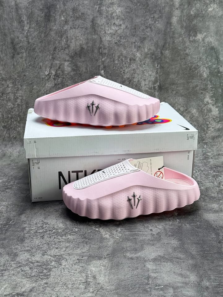 Nike Mind 001 SP FK Clogs – Pink and White