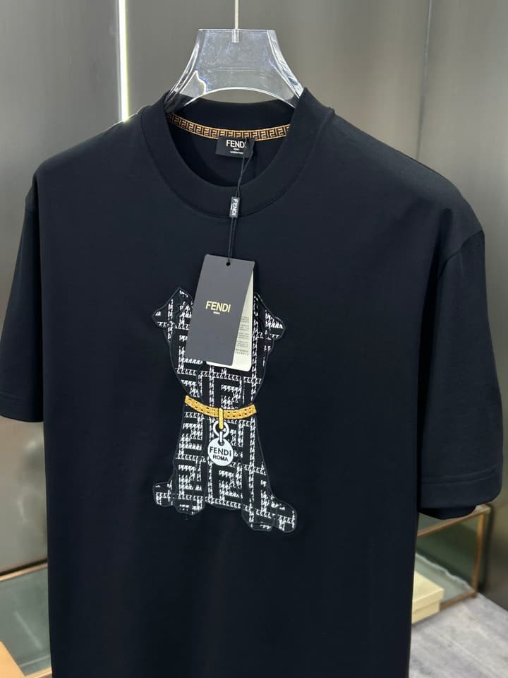 Fendi Logo and Graphic Cotton T-Shirt – 2026SS in Black Dog Graphic