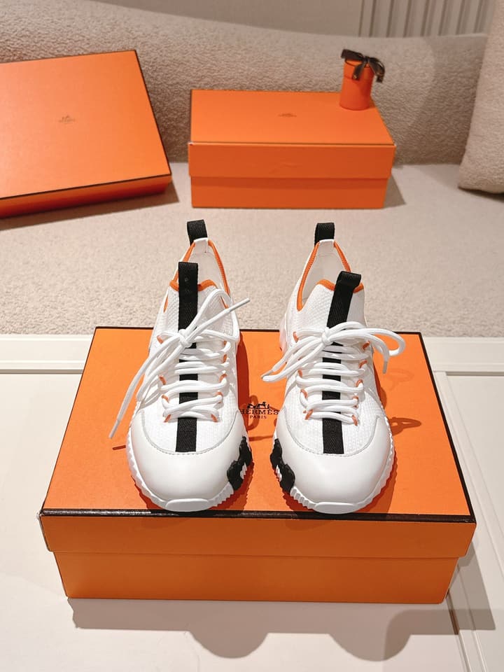 Hermès Classic Couple's Casual Sneakers in All Black