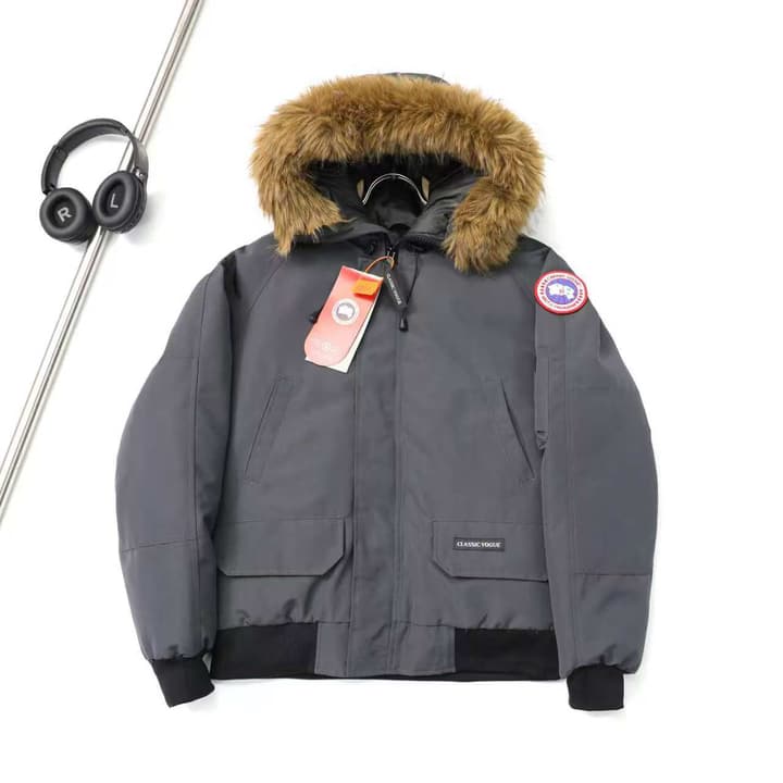 Canada Goose Grandview Black Label Hooded Puffer Jacket in Classic Black