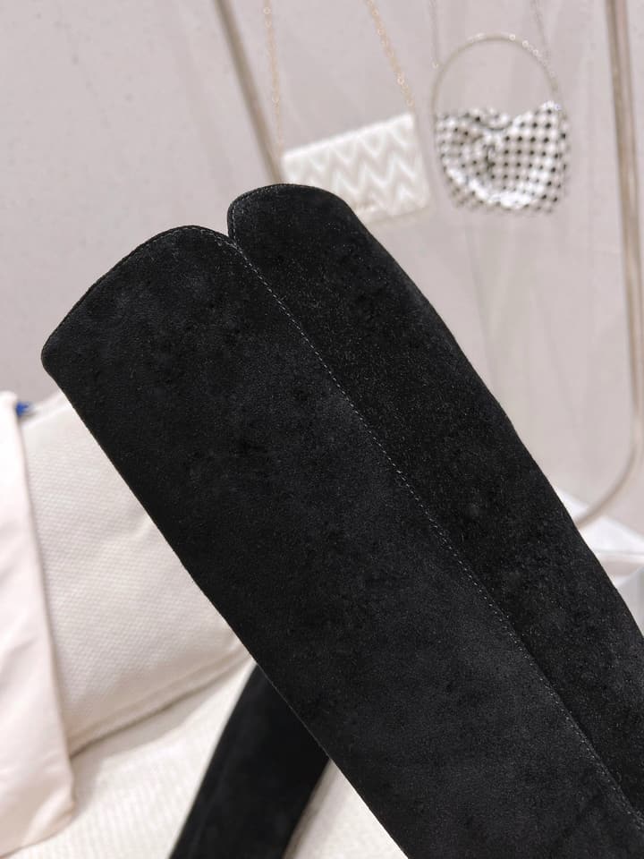 Louis Vuitton Parisienne Leather Knee-High Boots in Black Leather