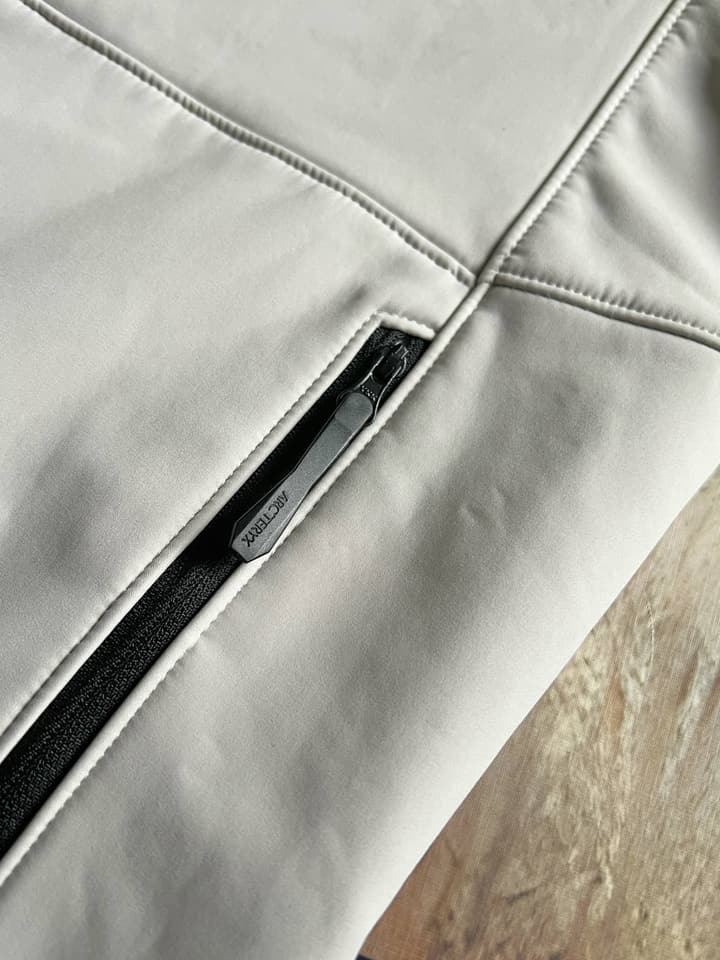 Arc'teryx GAMMA MX Softshell Hooded Jacket in Black