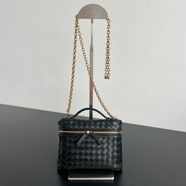 Bottega Veneta Soft Vanity Chain Vanity Case in Black