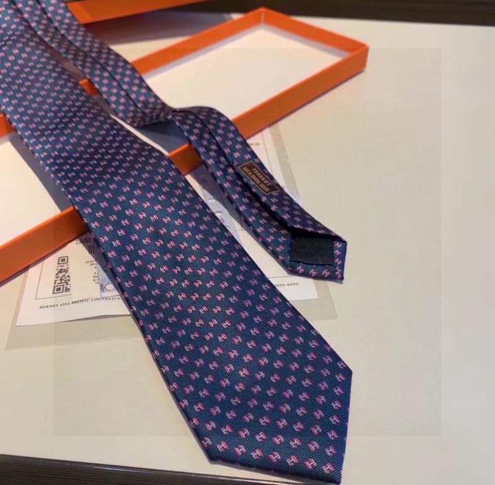 Hermès H-Letter Men's Silk Tie Series in Burgundy Microdot