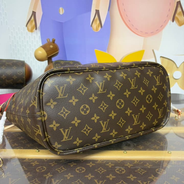 Louis Vuitton Neverfull Bandoulière Inside Out Tote Bag in Red